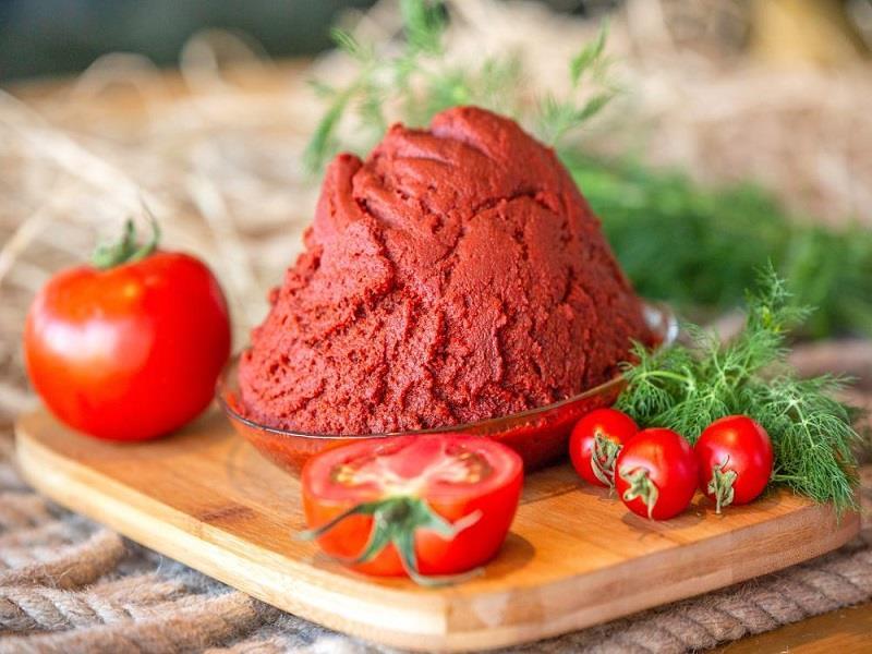 Doğal Ev Yapımı Domates Salçası