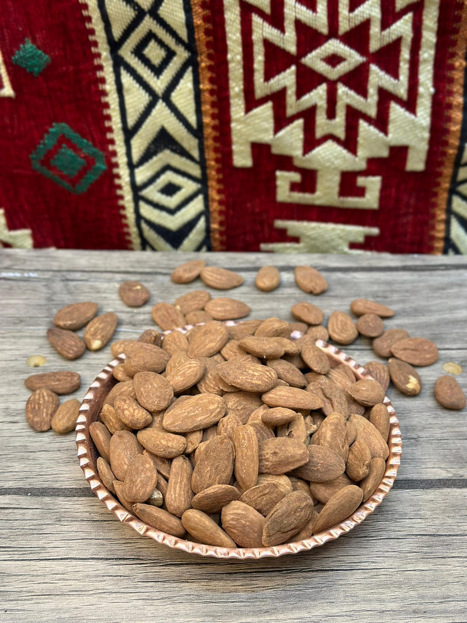 Kavrulmuş badem